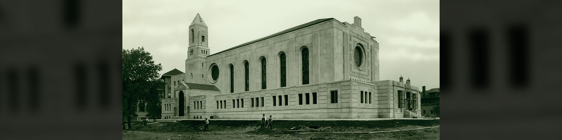 Loyola University Chicago's Cudahy Library under construction in 1930.