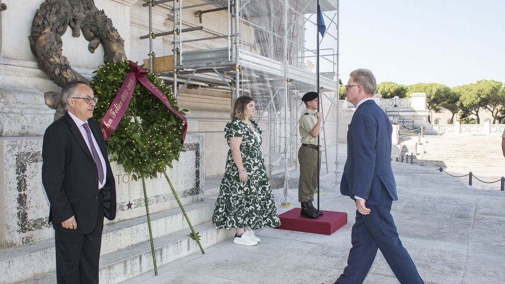 Wreath placed at the Tomb of the Unknown Soldier in commemoration of John Felice's 100th birthday