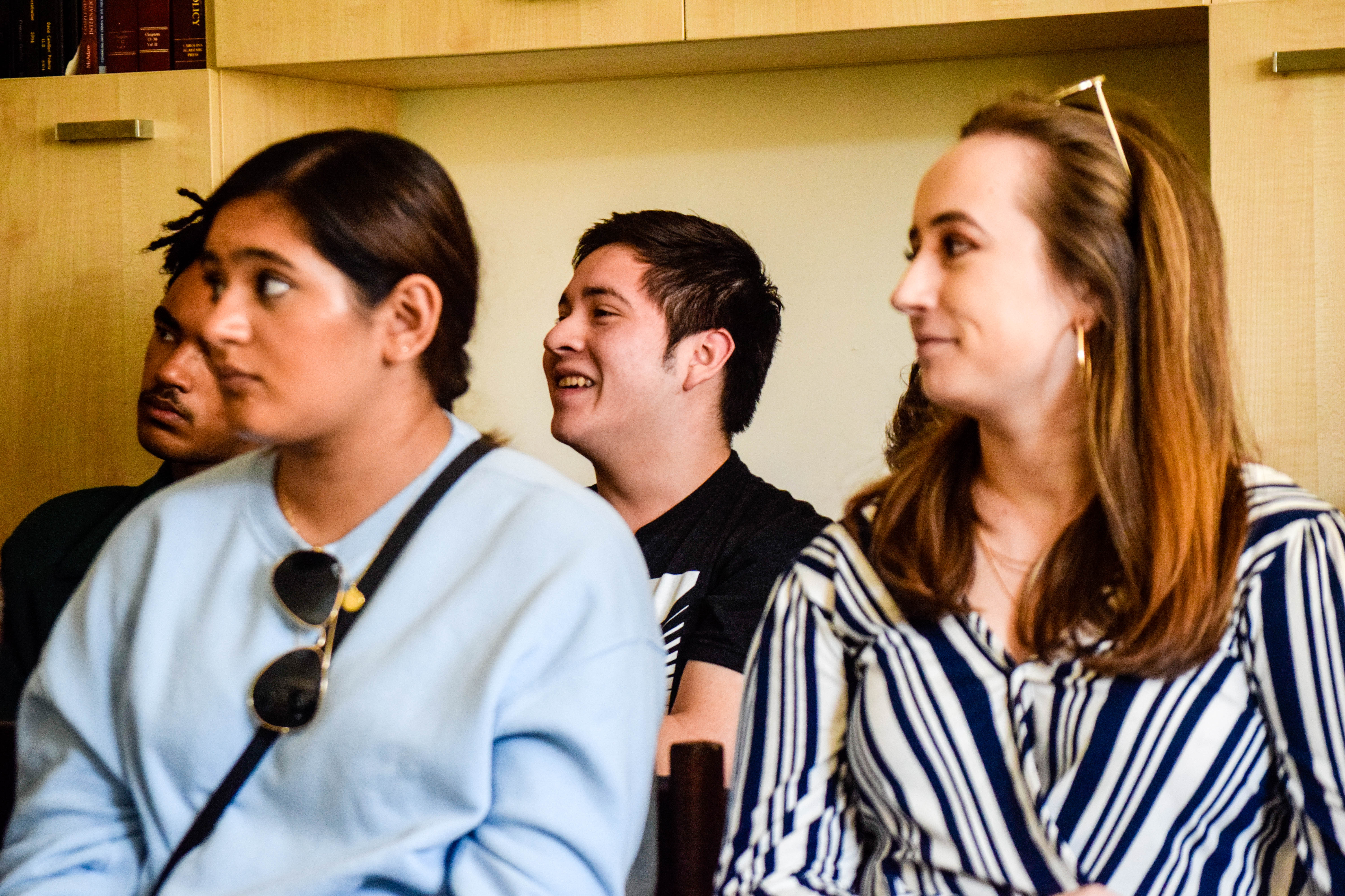 Students discuss the refugee situation at the Maltese JRS office.